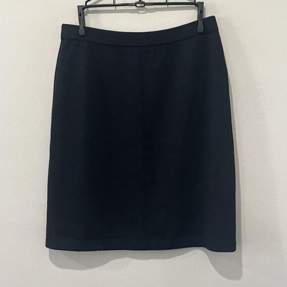 ST. JOHN BASICS Santana Knit Pencil Skirt Women’s 8 Black Classic Minimalist - Picture 1 of 5